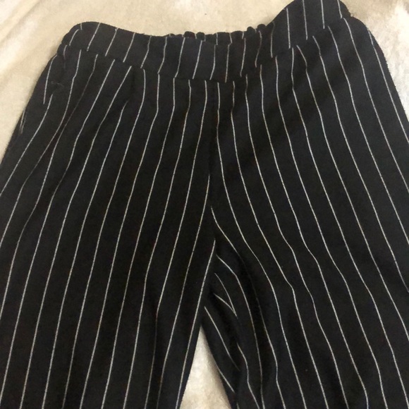 Stripe black and white pants w/pockets - Picture 2 of 4
